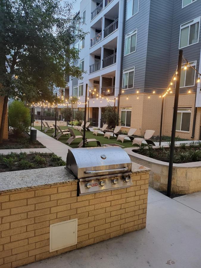 Downtown Apartment With Riverwalk Views Free Parking Pet Friendly Centrally Located On The Riverwalk San Antonio Exterior photo