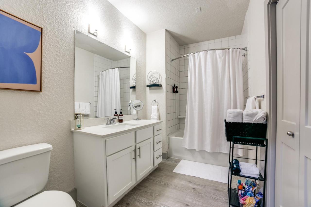 Downtown Apartment With Riverwalk Views Free Parking Pet Friendly Centrally Located On The Riverwalk San Antonio Exterior photo