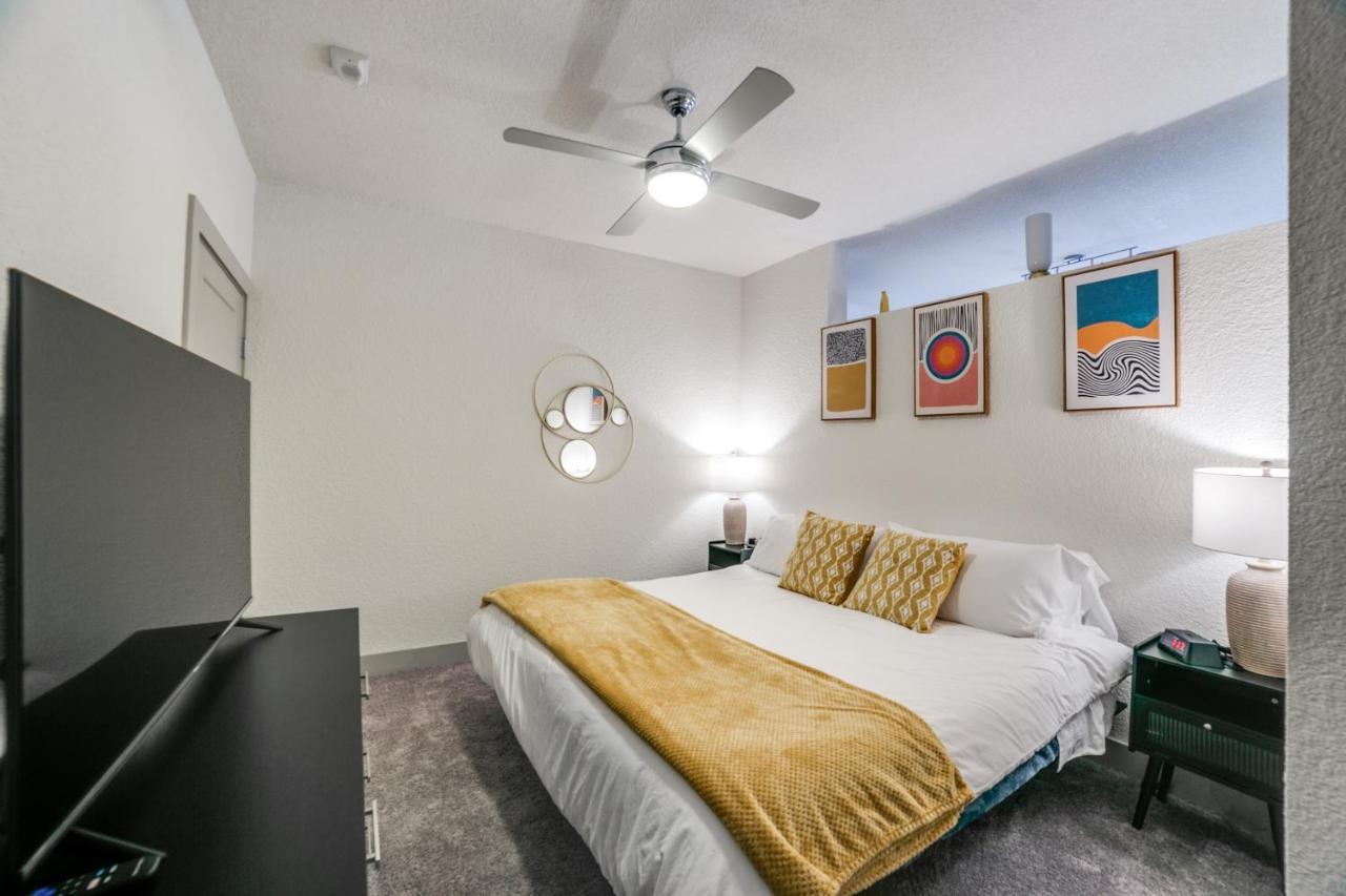 Downtown Apartment With Riverwalk Views Free Parking Pet Friendly Centrally Located On The Riverwalk San Antonio Exterior photo