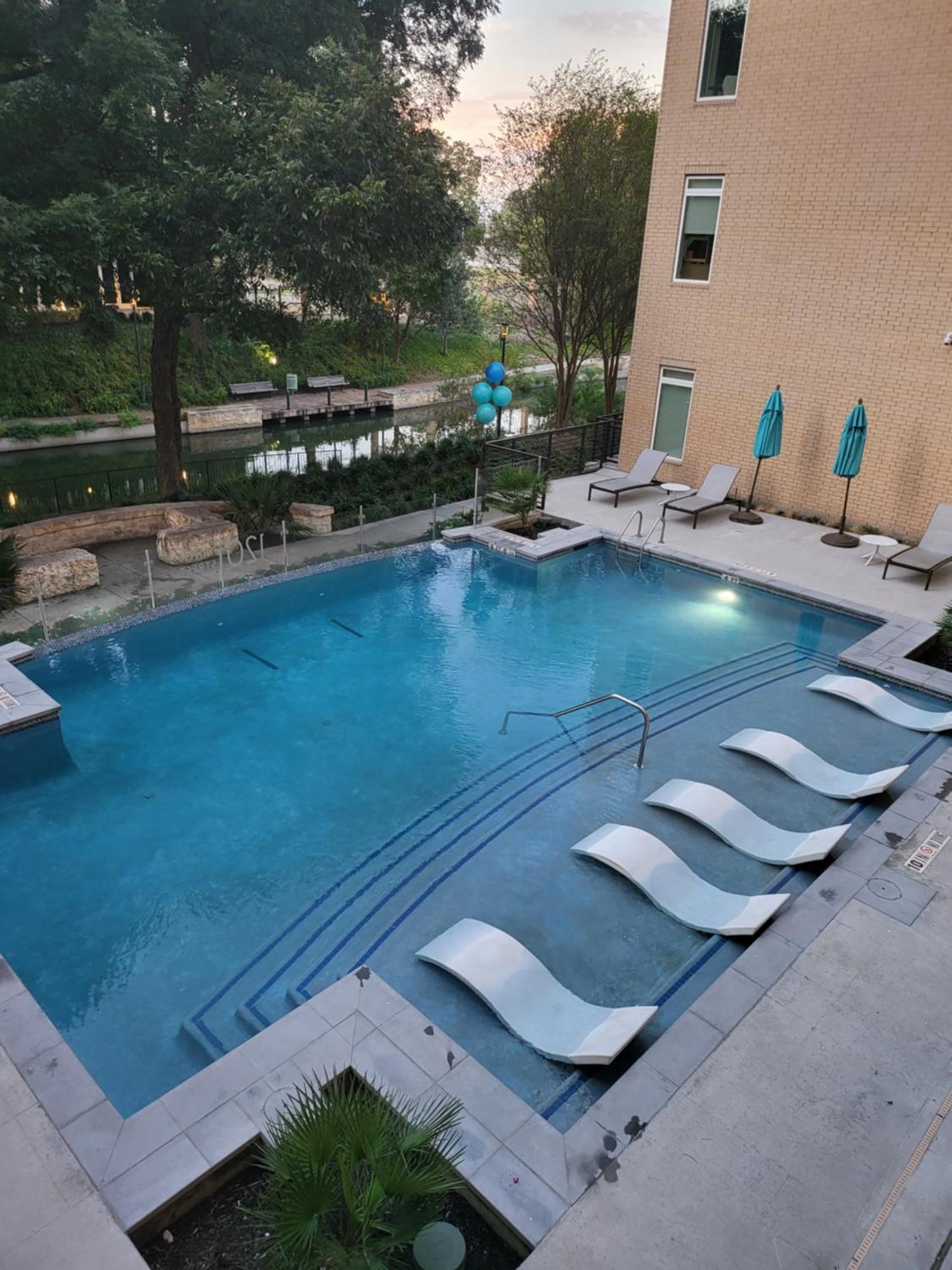 Downtown Apartment With Riverwalk Views Free Parking Pet Friendly Centrally Located On The Riverwalk San Antonio Exterior photo